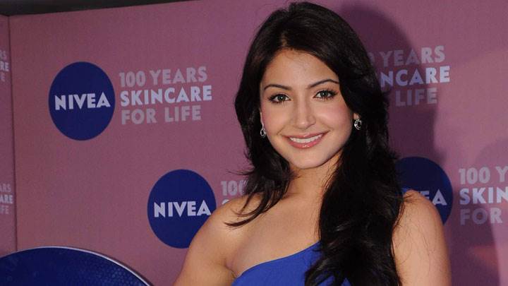 Anushka Sharma Smiling Face In Nivea Event